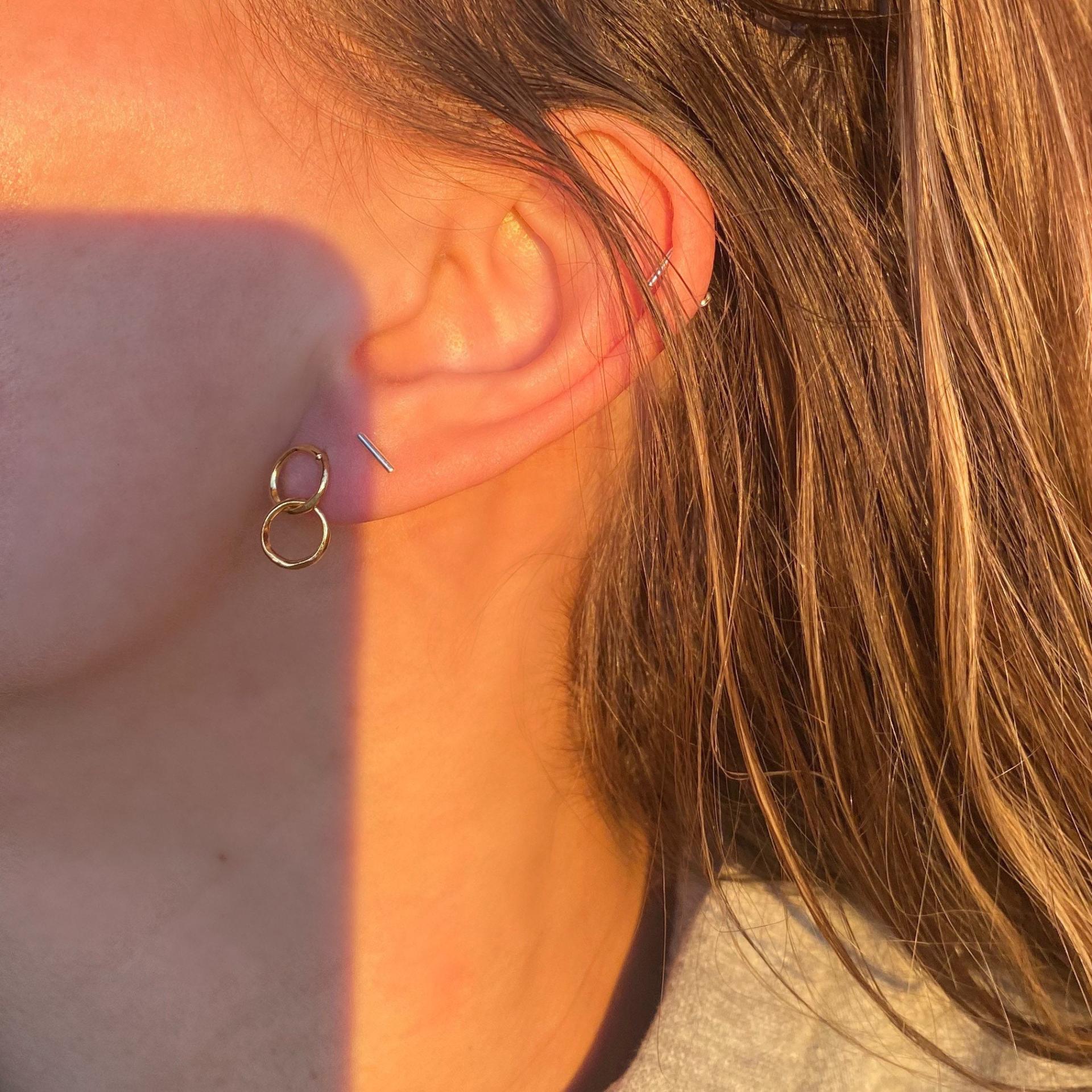 Dainty Golden Interlocking Links Earrings